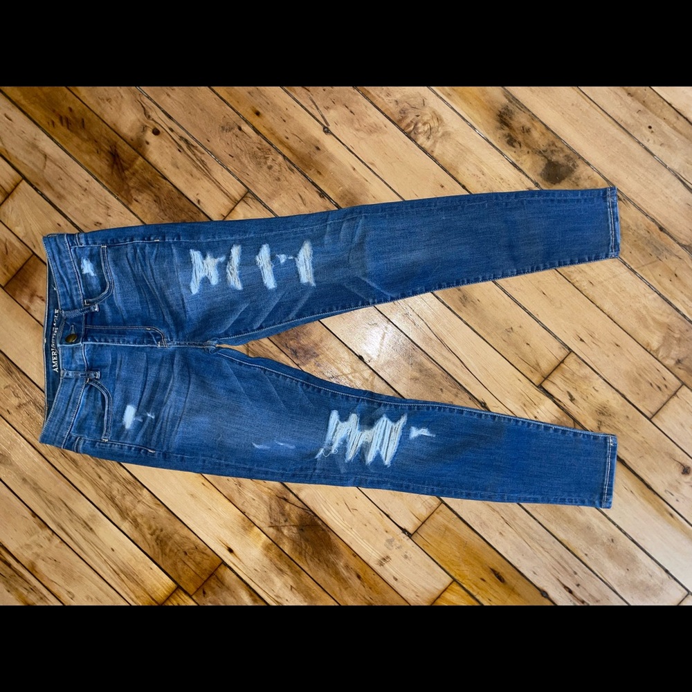 American Eagle Hi-Rise Jegging Distressed Size 6 Jeans